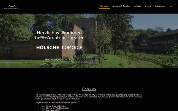 www.hoelsche-komoedie.de
